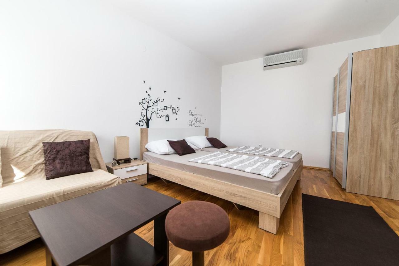 Apartmani Kristina Crikvenica Zewnętrze zdjęcie